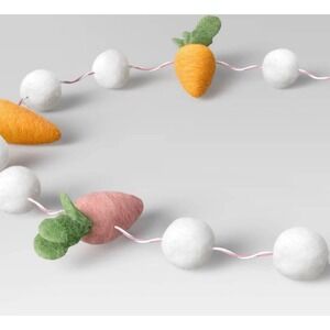 OPALHOUSE TARGET Easter Carrots Decorative Garland NEW